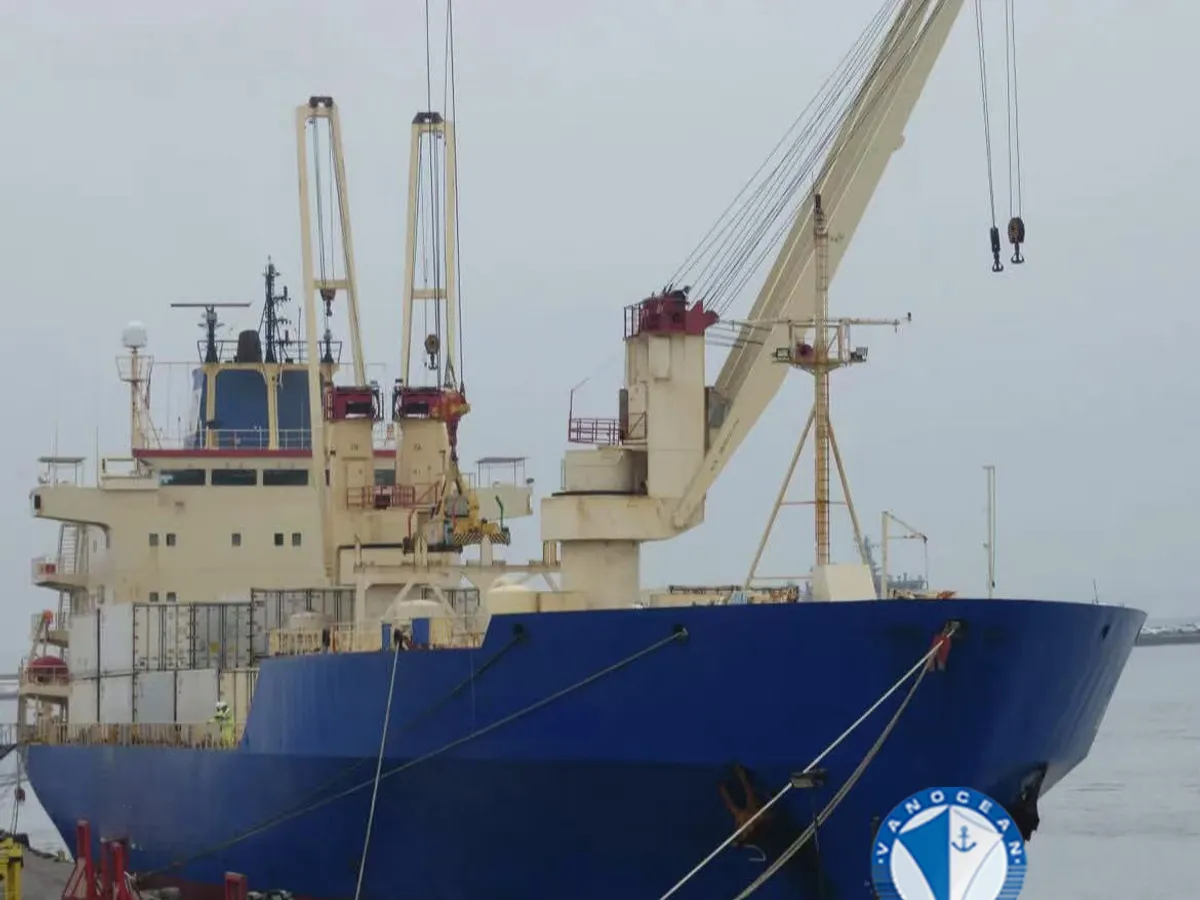 Navio frigorífico à venda