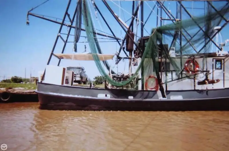 Navio de pesca de arrasto à venda