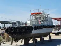 Barco de tripulação à venda