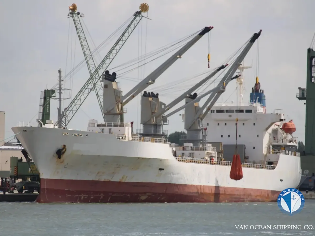 Navio frigorífico à venda