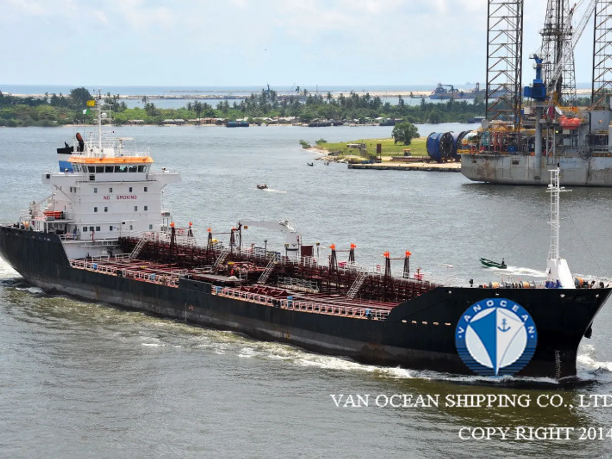 Navio-tanque de óleo/produtos químicos à venda