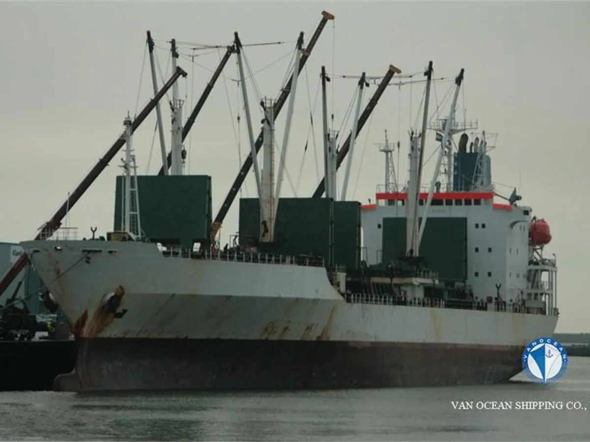 Navio frigorífico à venda