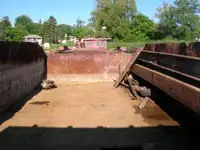 Barcaça à venda