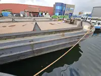 Barcaça à venda