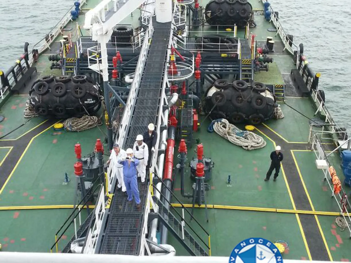 Navio-tanque de óleo/produtos químicos à venda