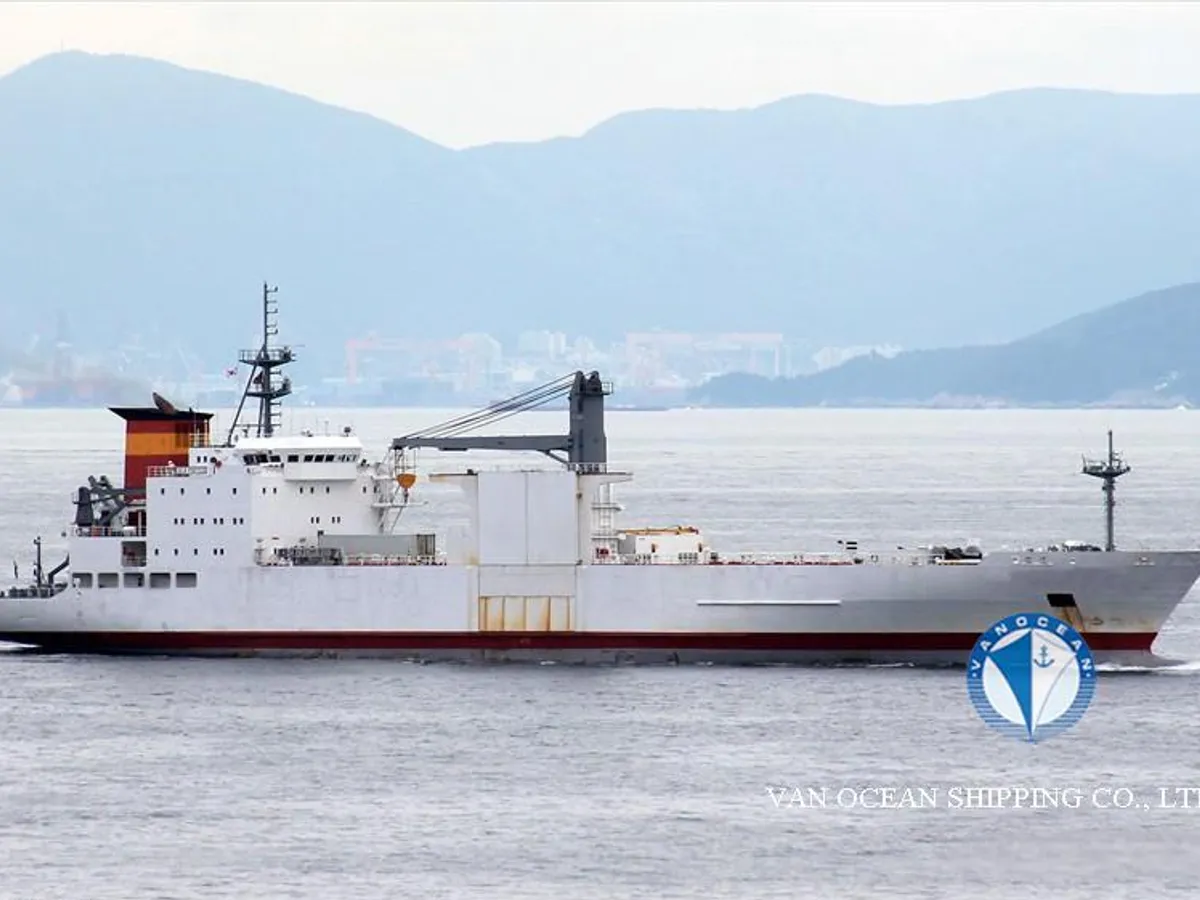 Navio frigorífico à venda