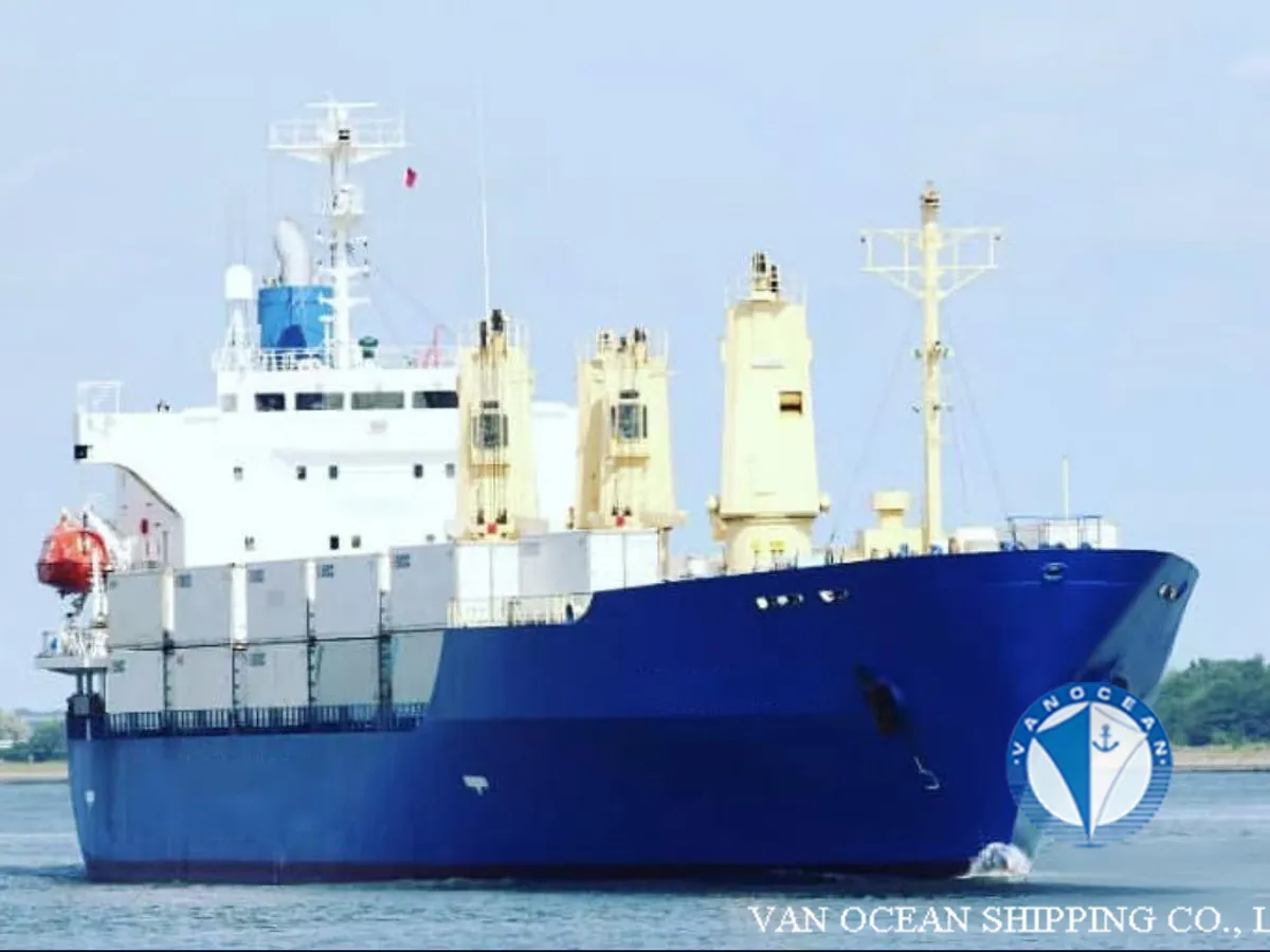 Navio frigorífico à venda