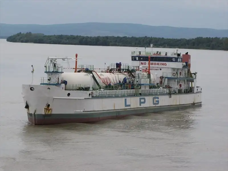 Navio transportador de GNL à venda