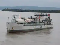 Navio transportador de GNL à venda