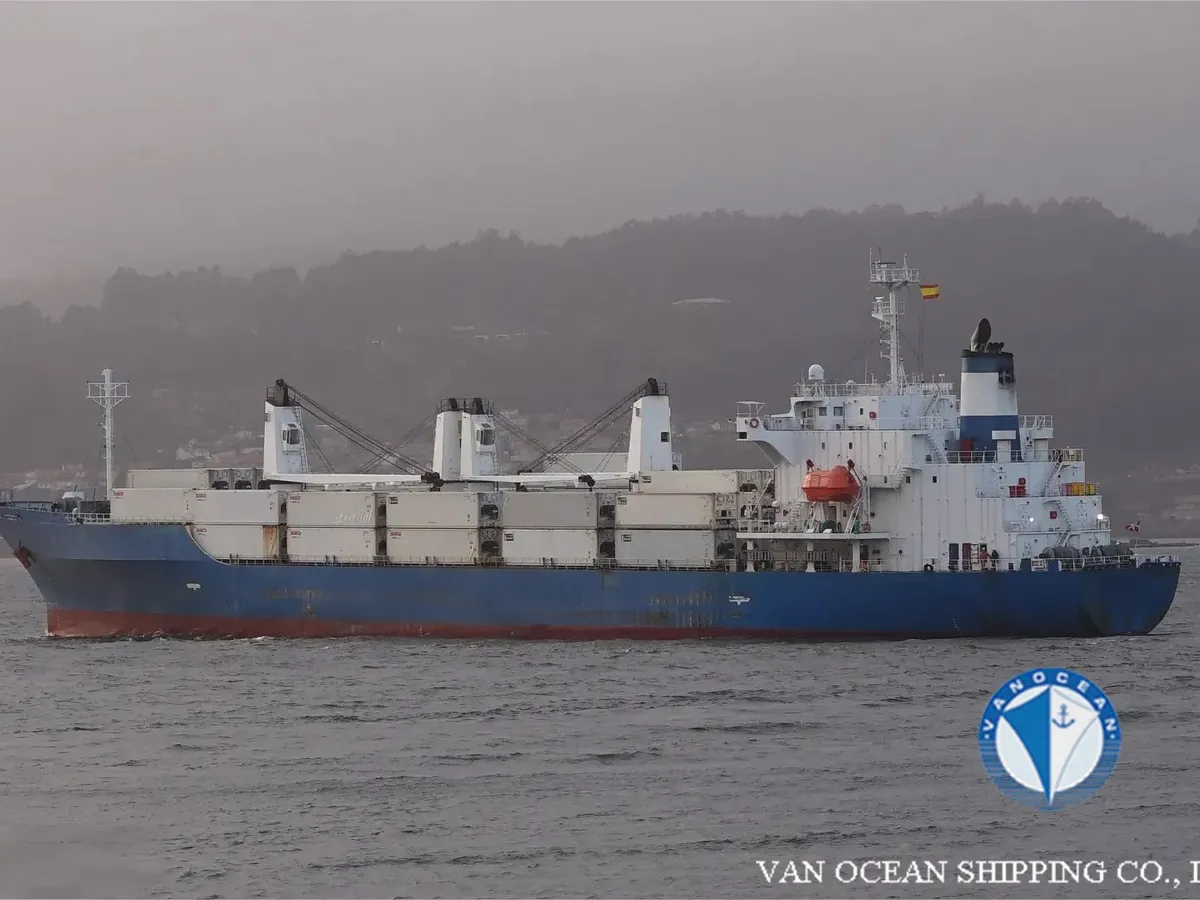 Navio frigorífico à venda