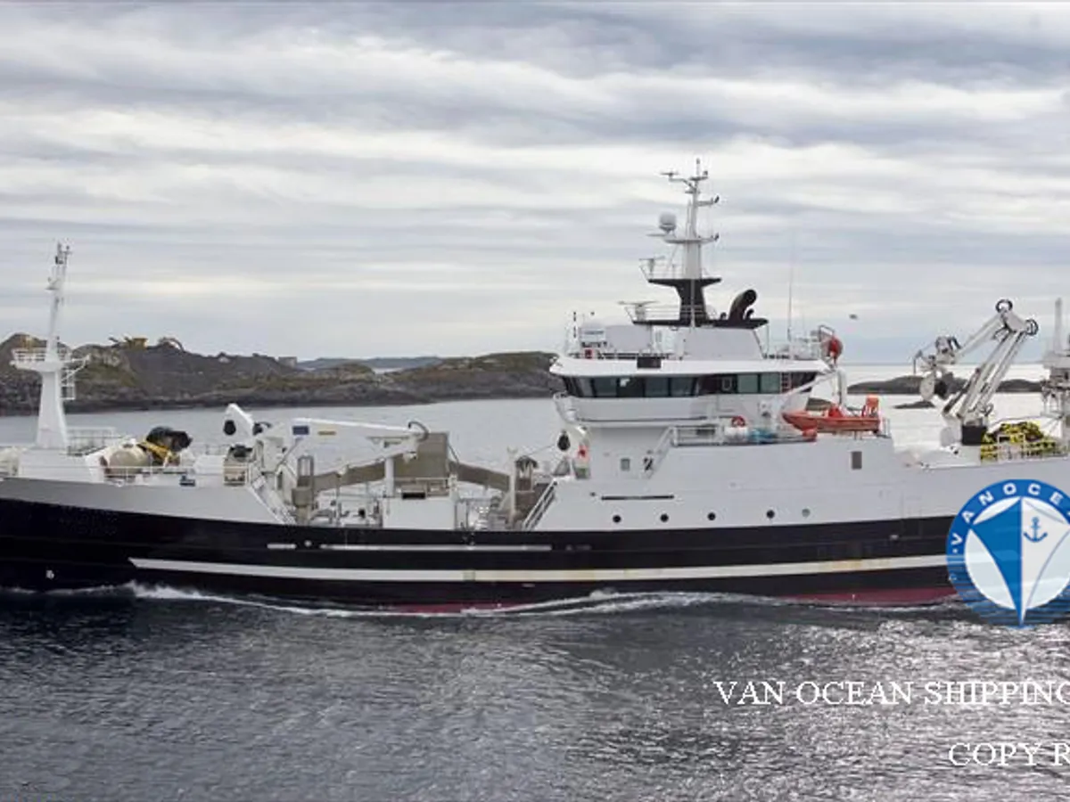 Navio de pesca de arrasto à venda