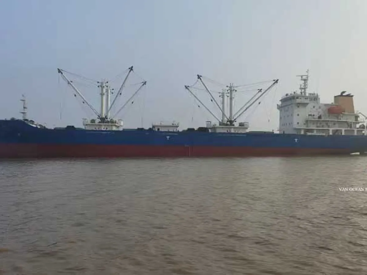 Navio frigorífico à venda