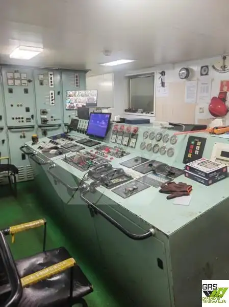 Navio de abastecimento à venda
