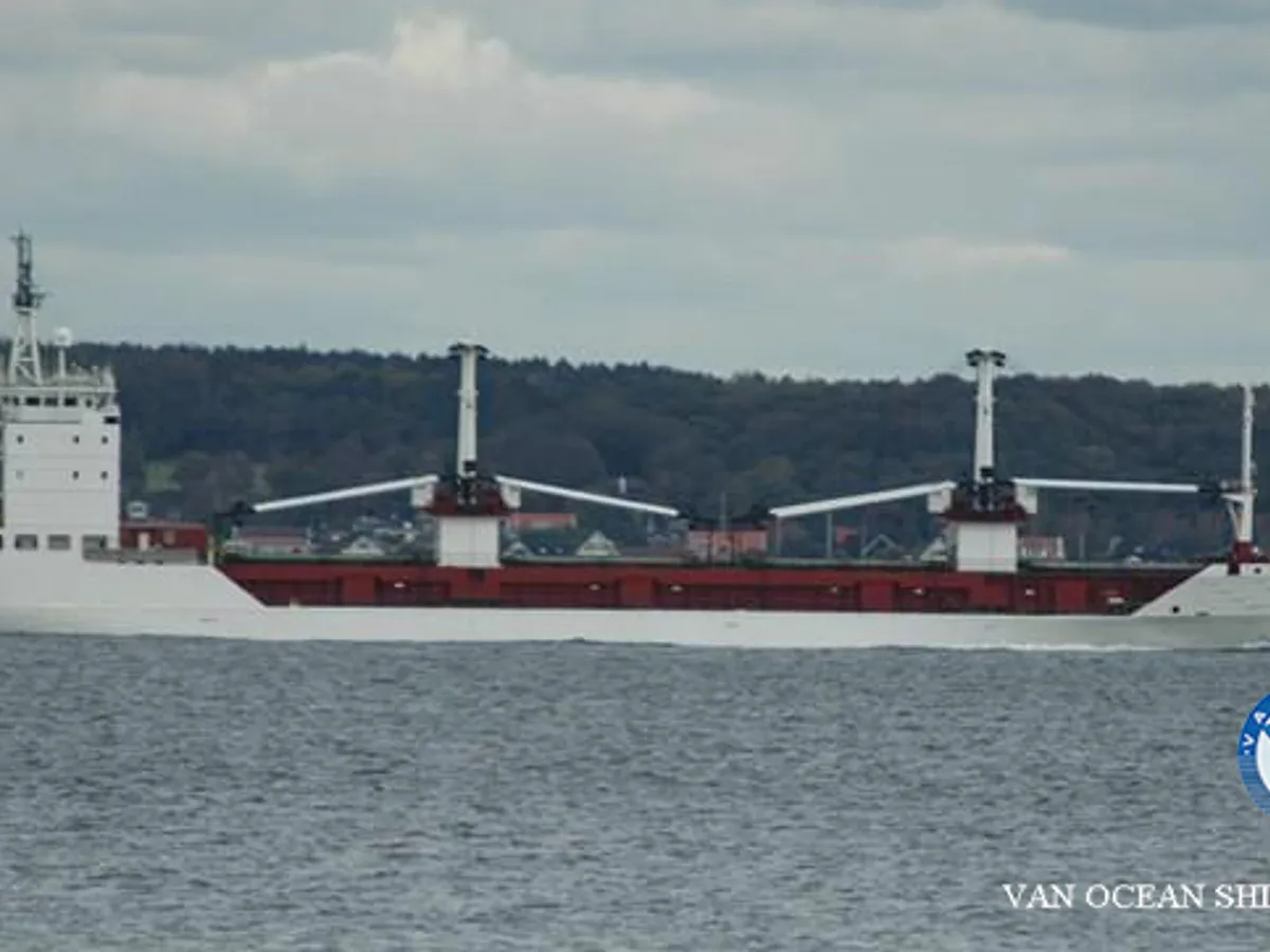 Navio frigorífico à venda