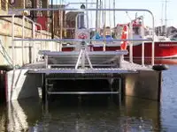 Navio porta-contêineres à venda