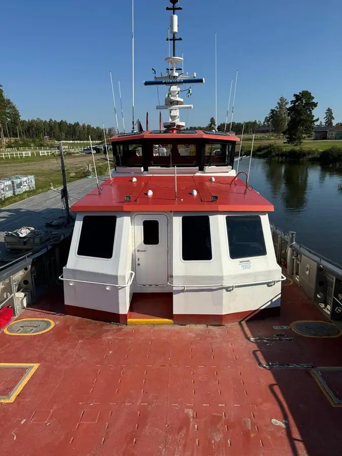 Barco de tripulação à venda
