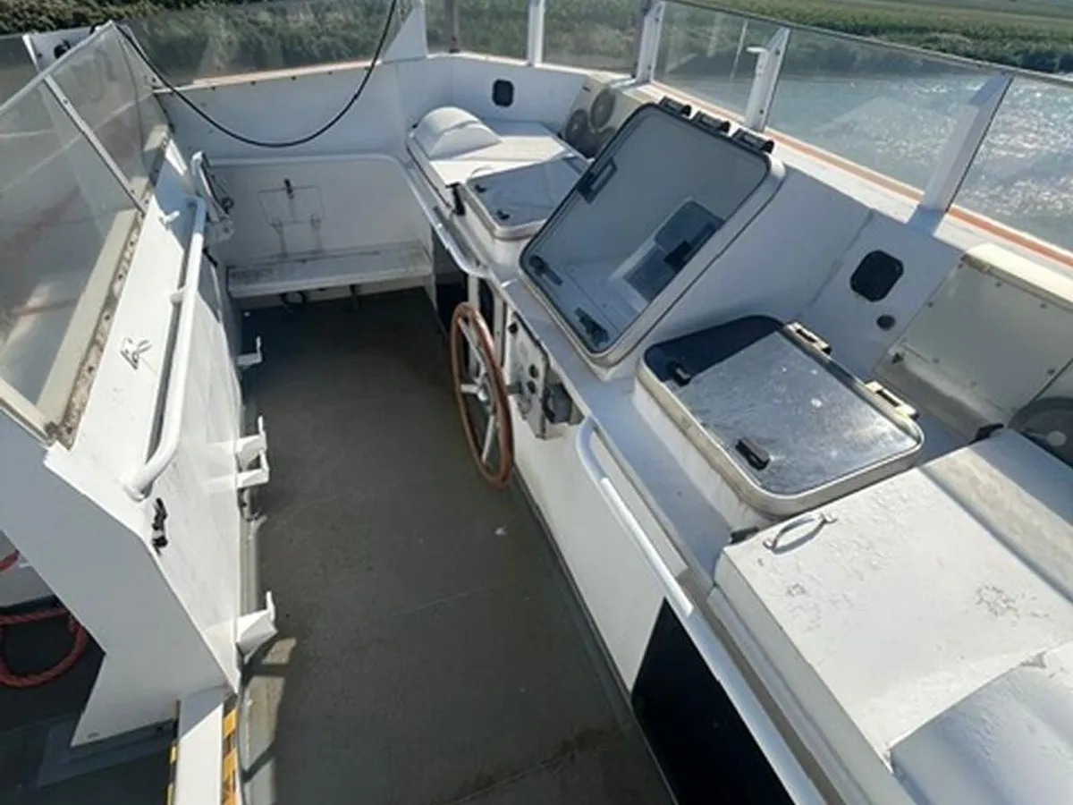 Navio de patrulha à venda