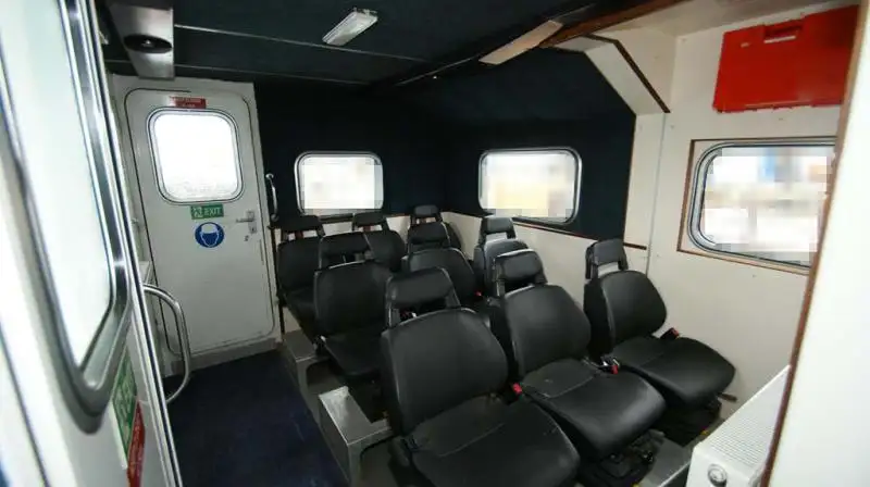 Barco de tripulação à venda