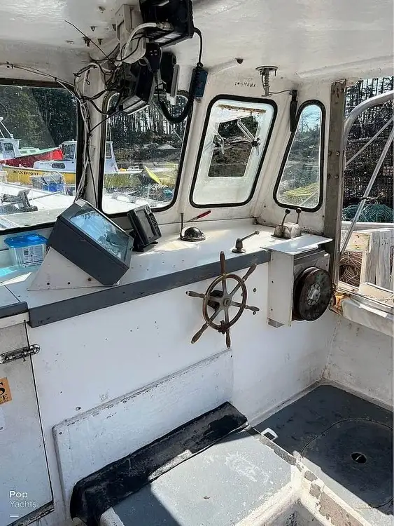 Navio de processamento de peixe à venda