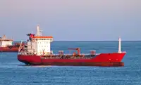 Oil/Chemical tanker à venda