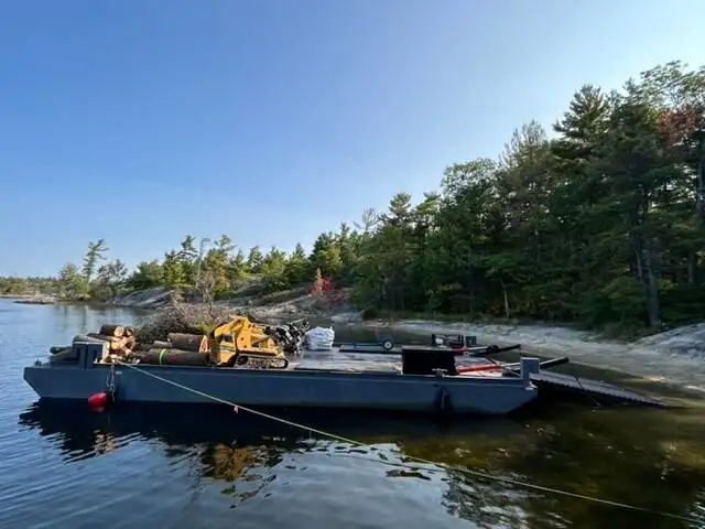 Barcaça à venda