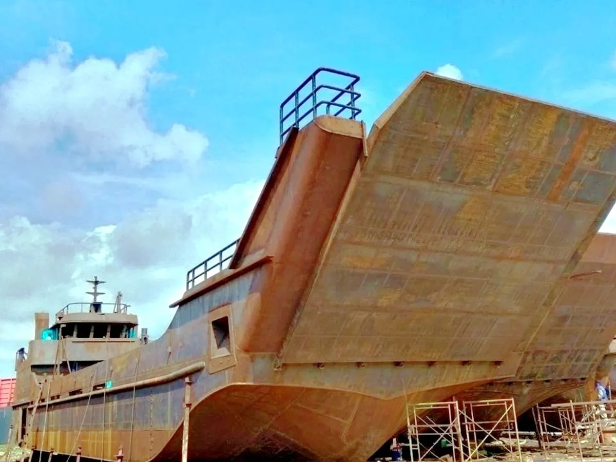 Balsa de desembarque, tanque à venda