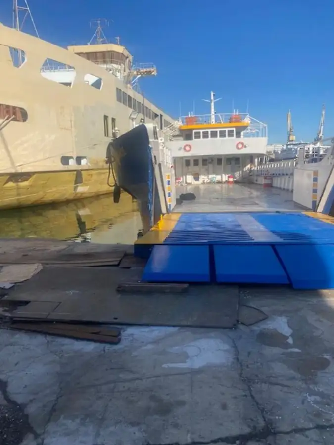Navio de transporte de passageiros (Ferry) à venda