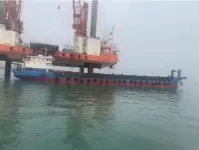 Barcaça à venda