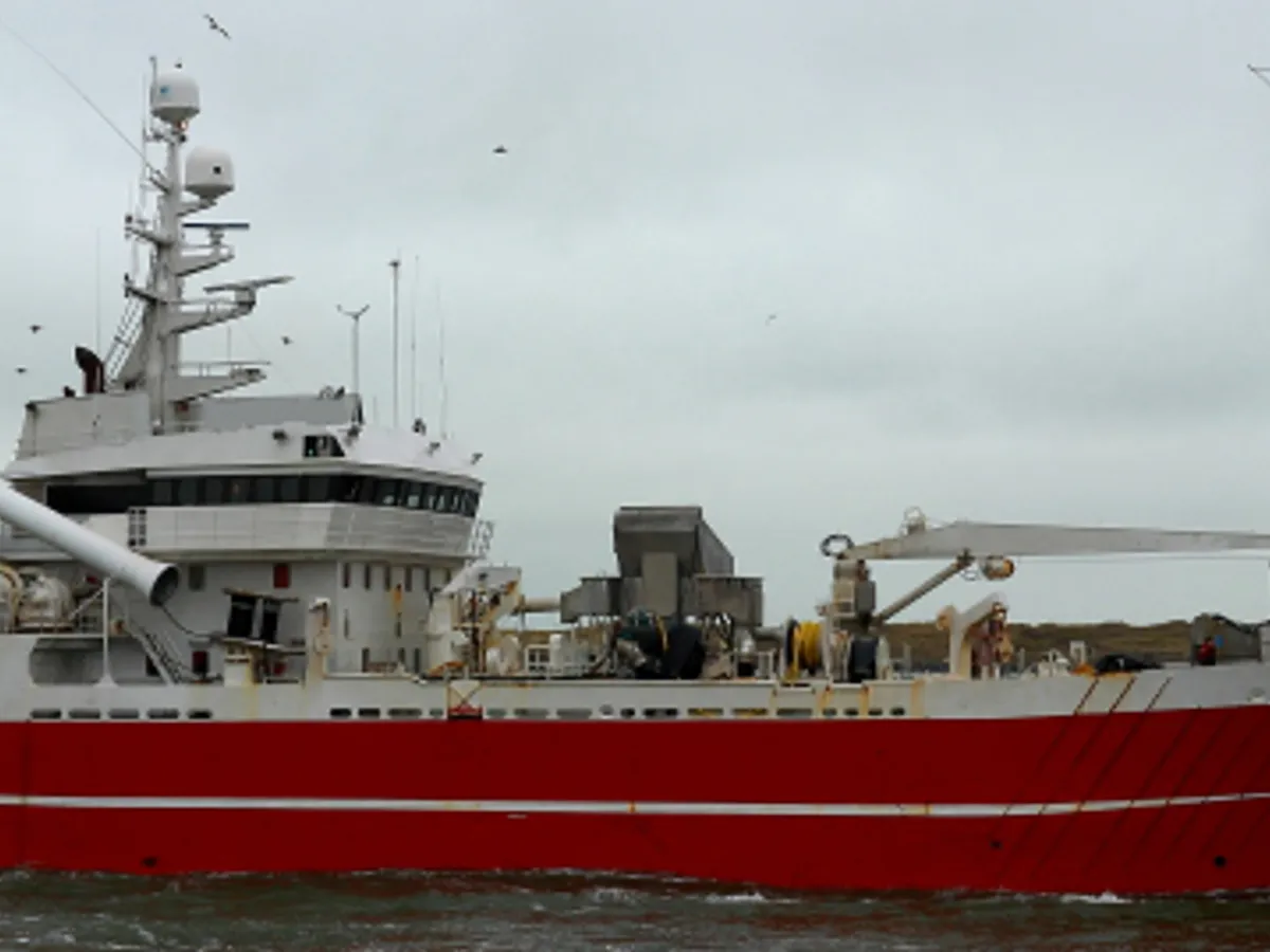 Navio de pesca de arrasto à venda