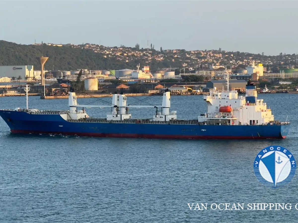 Navio frigorífico à venda