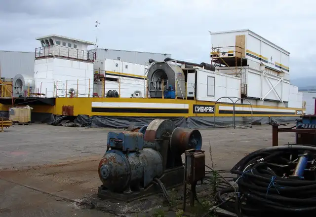 Barcaça à venda