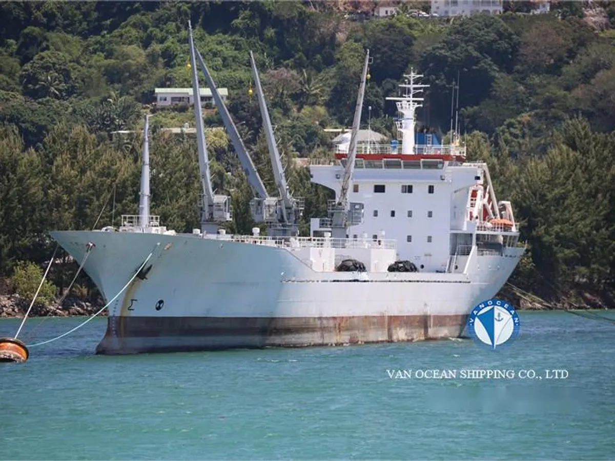 Navio frigorífico à venda