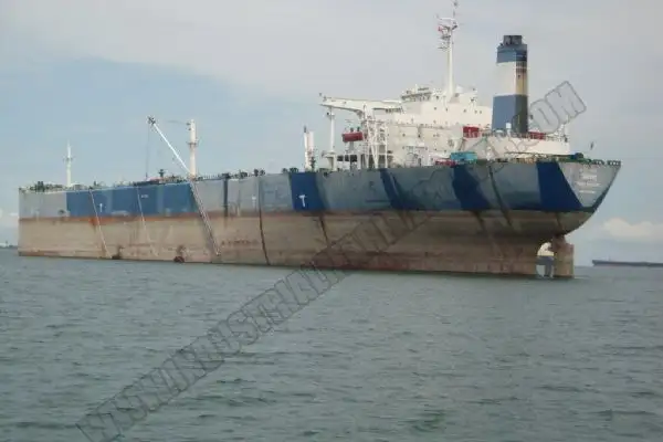 Navio-tanque de óleo/produtos químicos à venda