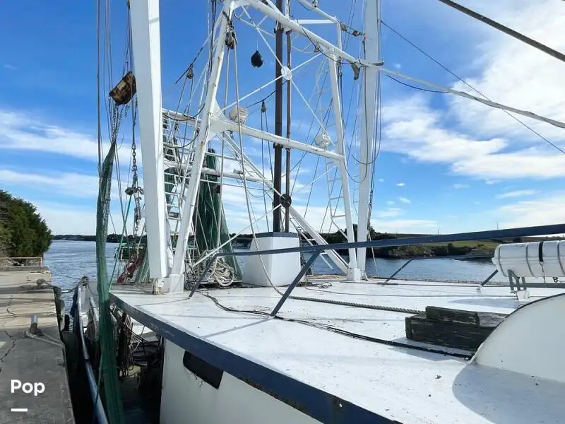 Navio de pesca de arrasto à venda