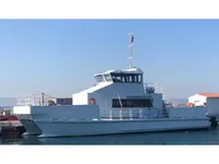 Barco de tripulação à venda
