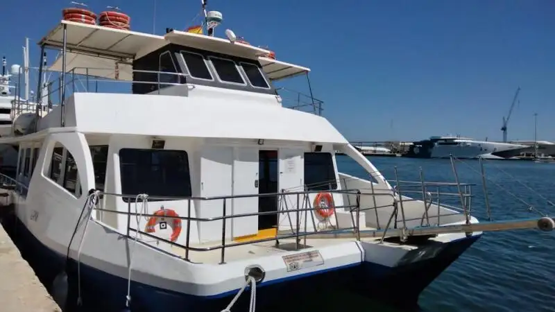 Catamarã à venda