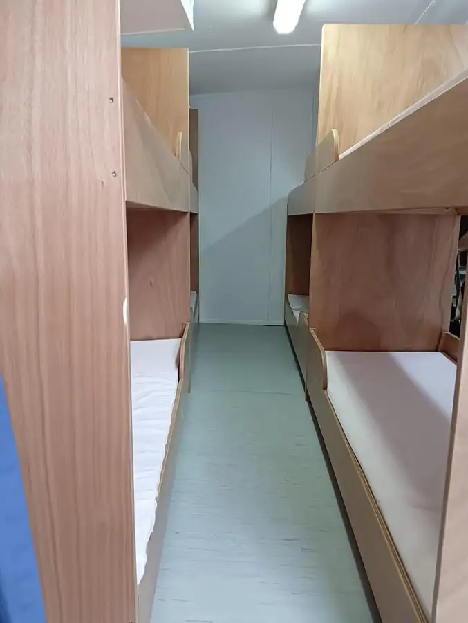 Navio porta-contêineres à venda