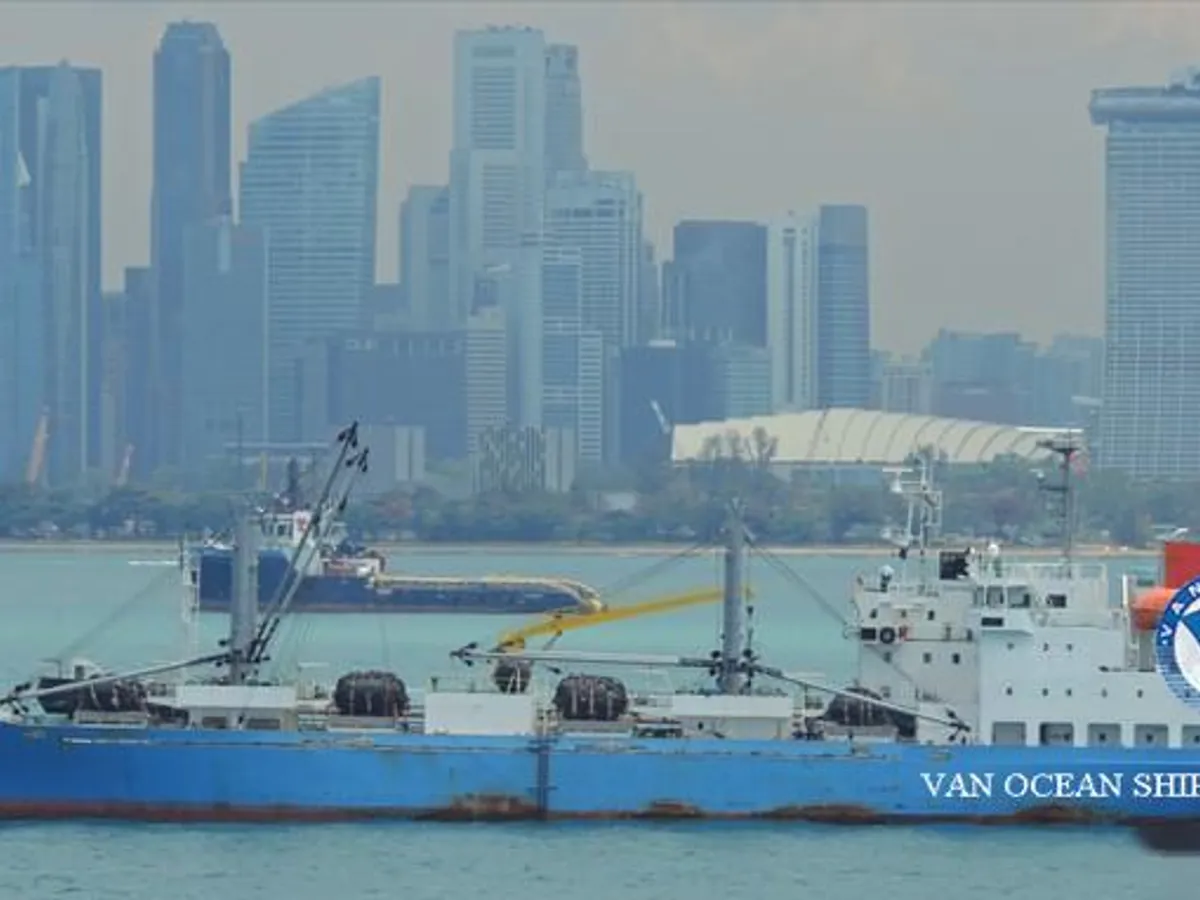Navio frigorífico à venda