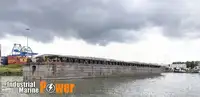 Barcaça à venda