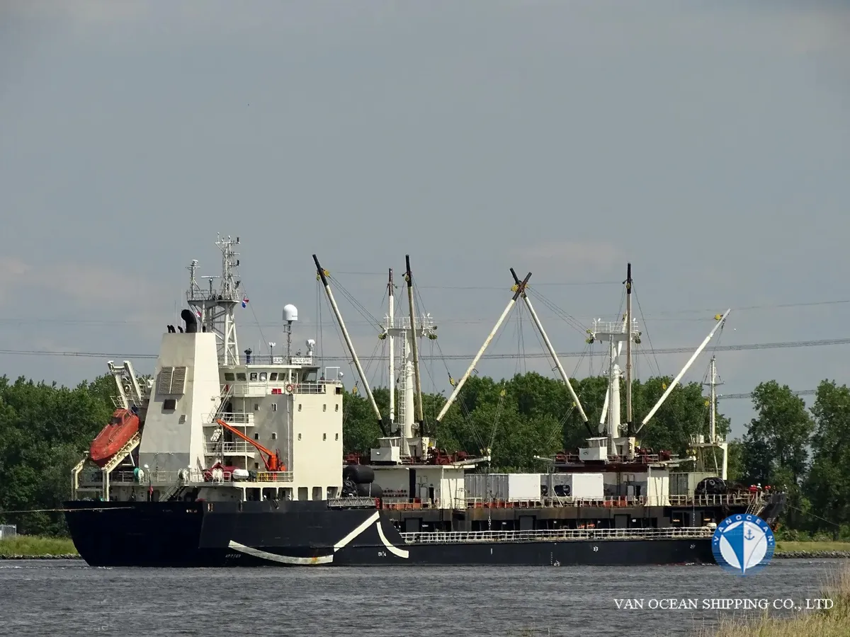 Navio frigorífico à venda
