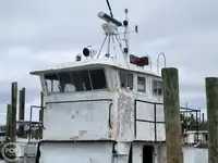 Navio de abastecimento à venda