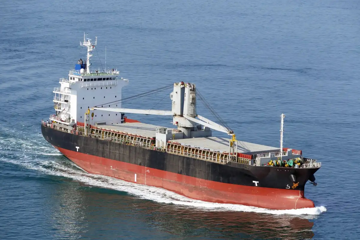 Navio graneleiro à venda