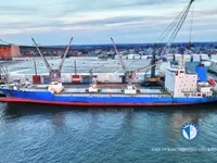 Navio frigorífico à venda