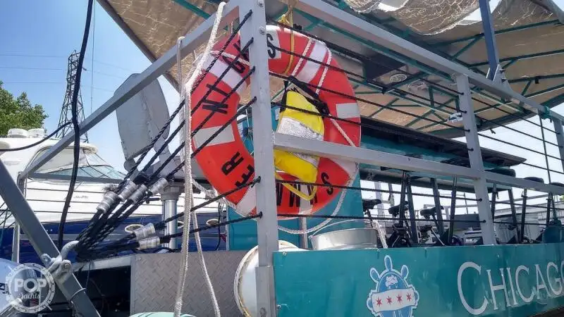 Navio porta-contêineres à venda