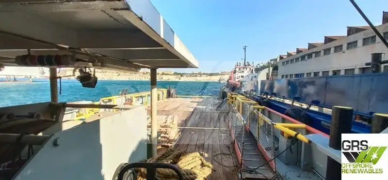 Navio de abastecimento à venda