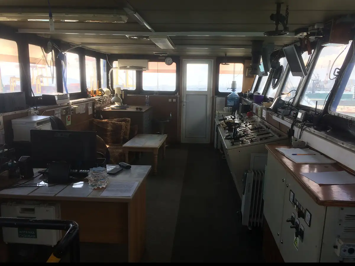 Navio guindaste à venda