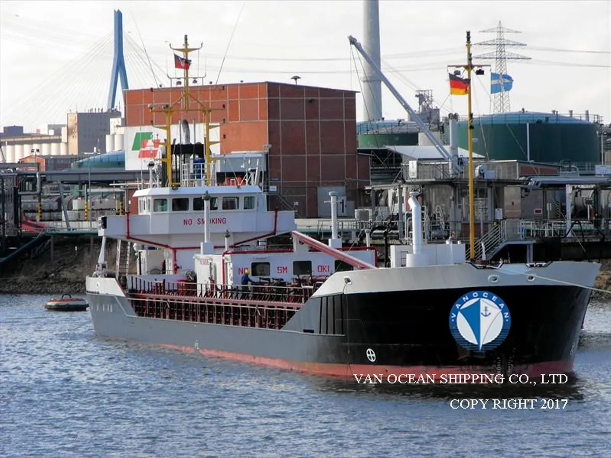 Navio-tanque de óleo/produtos químicos à venda