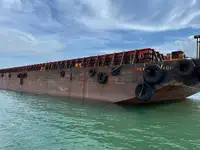 Barcaça à venda