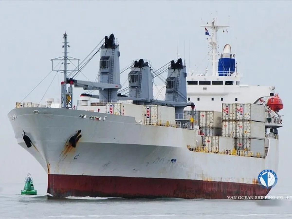 Navio frigorífico à venda