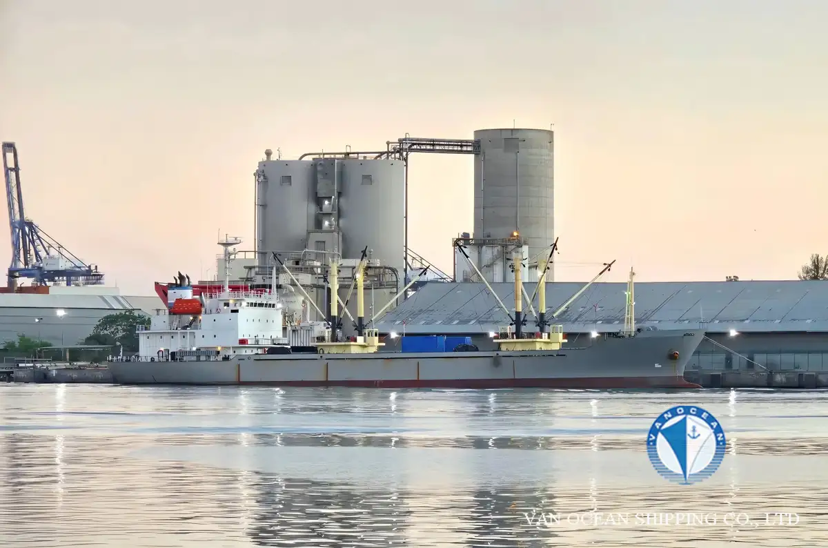Navio frigorífico à venda